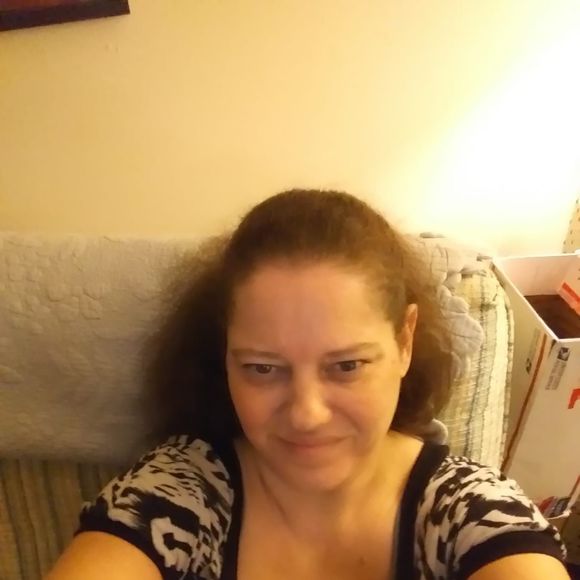 Meet your Posher, April - Picture 1 of 1